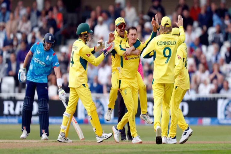 Australian Men's Cricket Team vs England Cricket Team Players