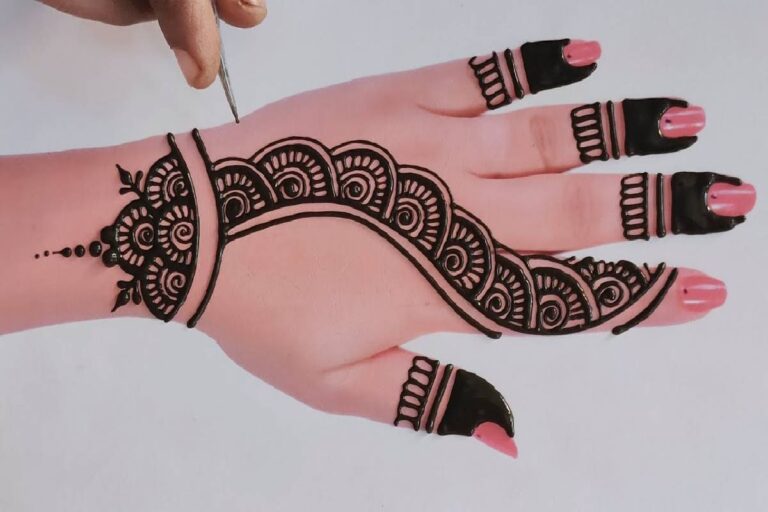 Simple Mehandi Design for Girls
